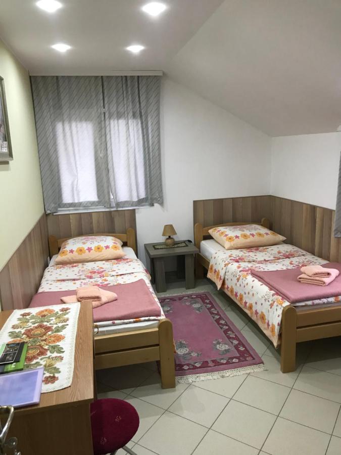 Guesthouse Rebel Deliblato Eksteriør bilde