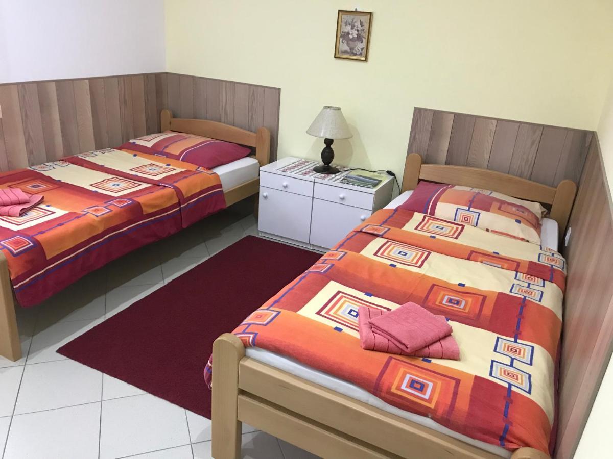 Guesthouse Rebel Deliblato Eksteriør bilde