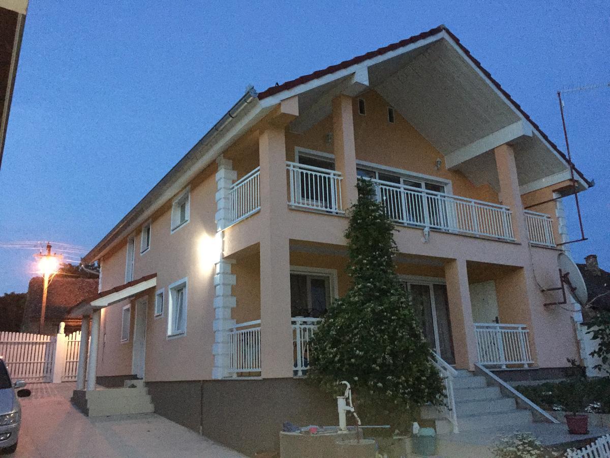 Guesthouse Rebel Deliblato Eksteriør bilde